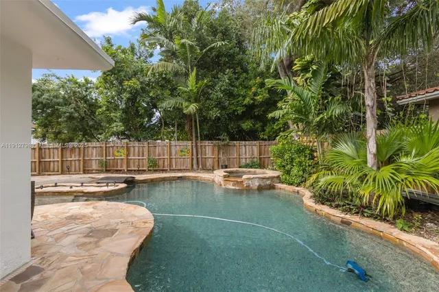 $1,100,000 | 8700 North Miami Avenue, El Portal, FL 33150