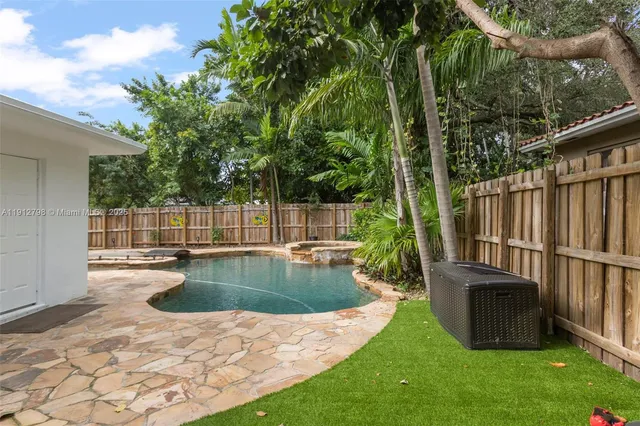 $1,100,000 | 8700 North Miami Avenue, El Portal, FL 33150