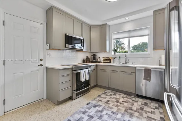 $1,100,000 | 8700 North Miami Avenue, El Portal, FL 33150