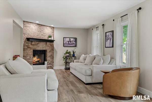 $349,900 | 1808 Strawberry Lane, Springfield, IL 62711
