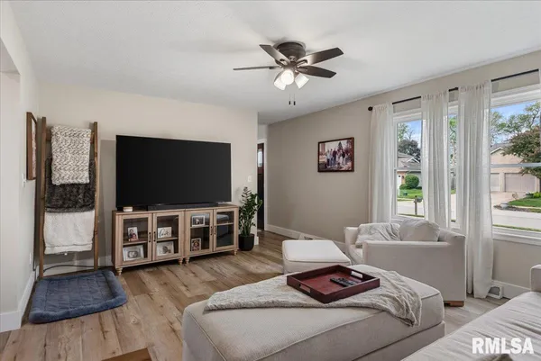 $349,900 | 1808 Strawberry Lane, Springfield, IL 62711