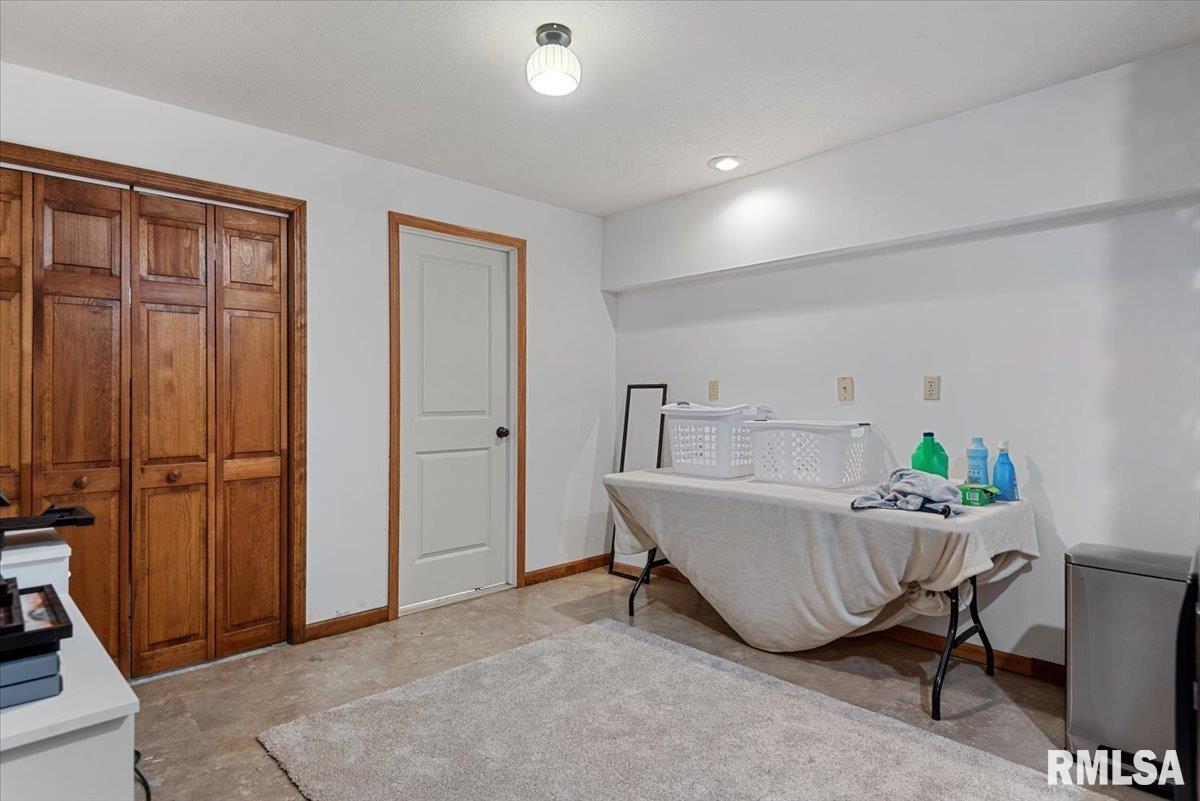 1808 Strawberry Lane Springfield, IL 62711 - Photo 37 of 46