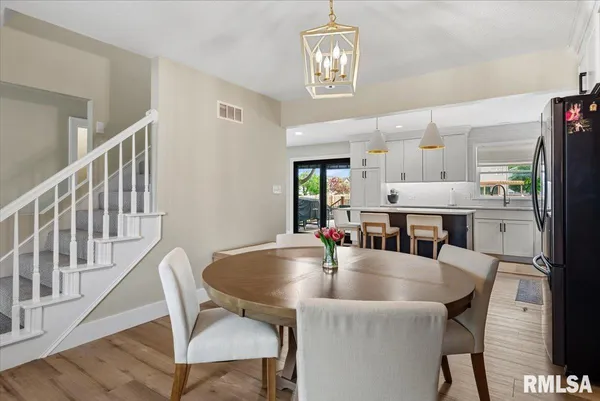 $349,900 | 1808 Strawberry Lane, Springfield, IL 62711
