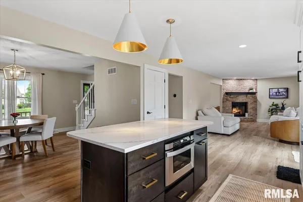 $349,900 | 1808 Strawberry Lane, Springfield, IL 62711