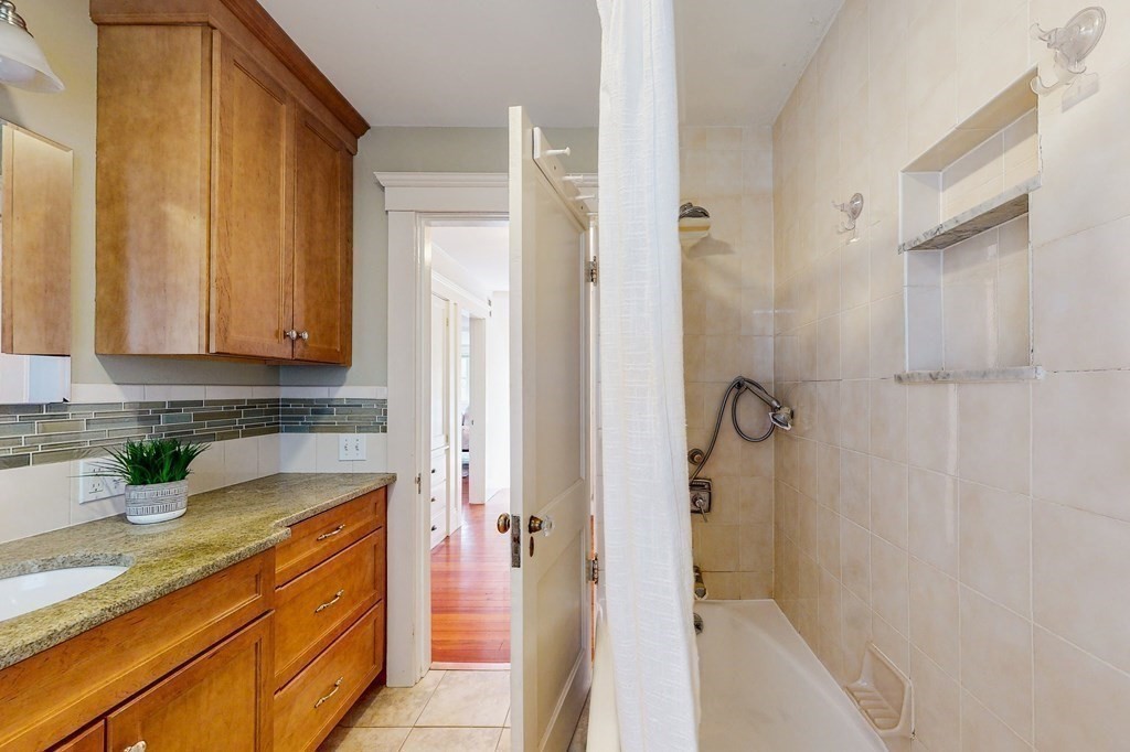 80 Warwick Road Melrose, MA 02176 - Photo 19 of 25 Gallery Image 19