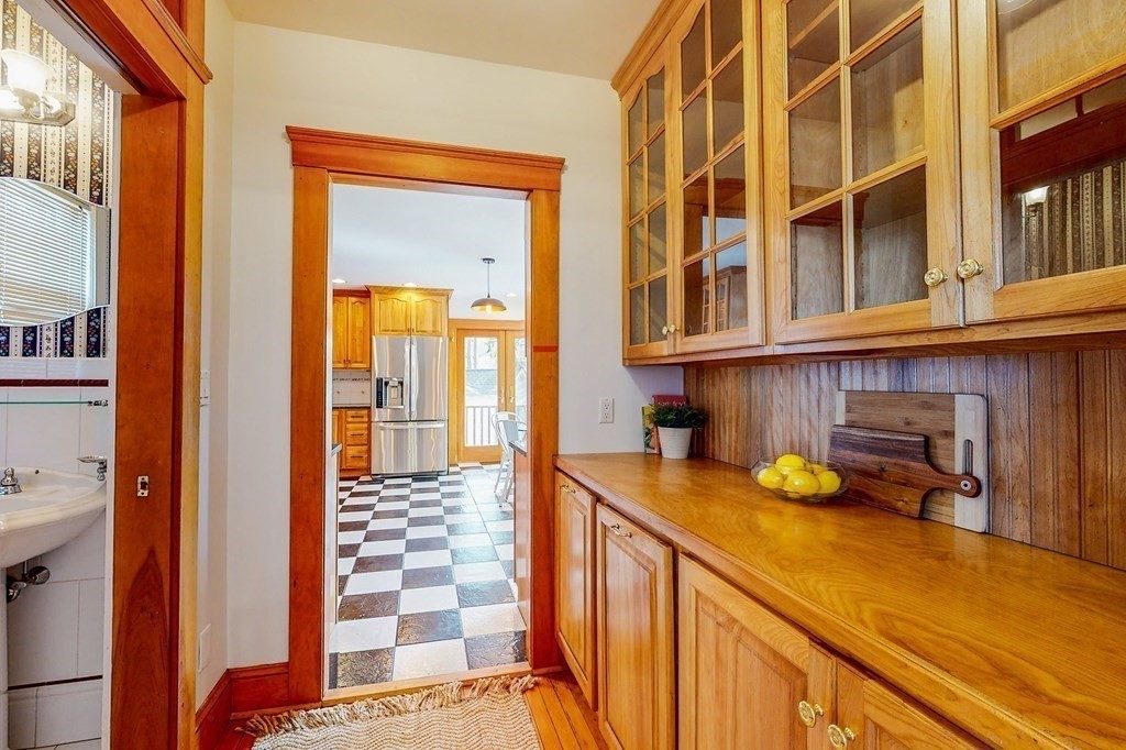 80 Warwick Road Melrose, MA 02176 - Photo 9 of 25 Gallery Image 9