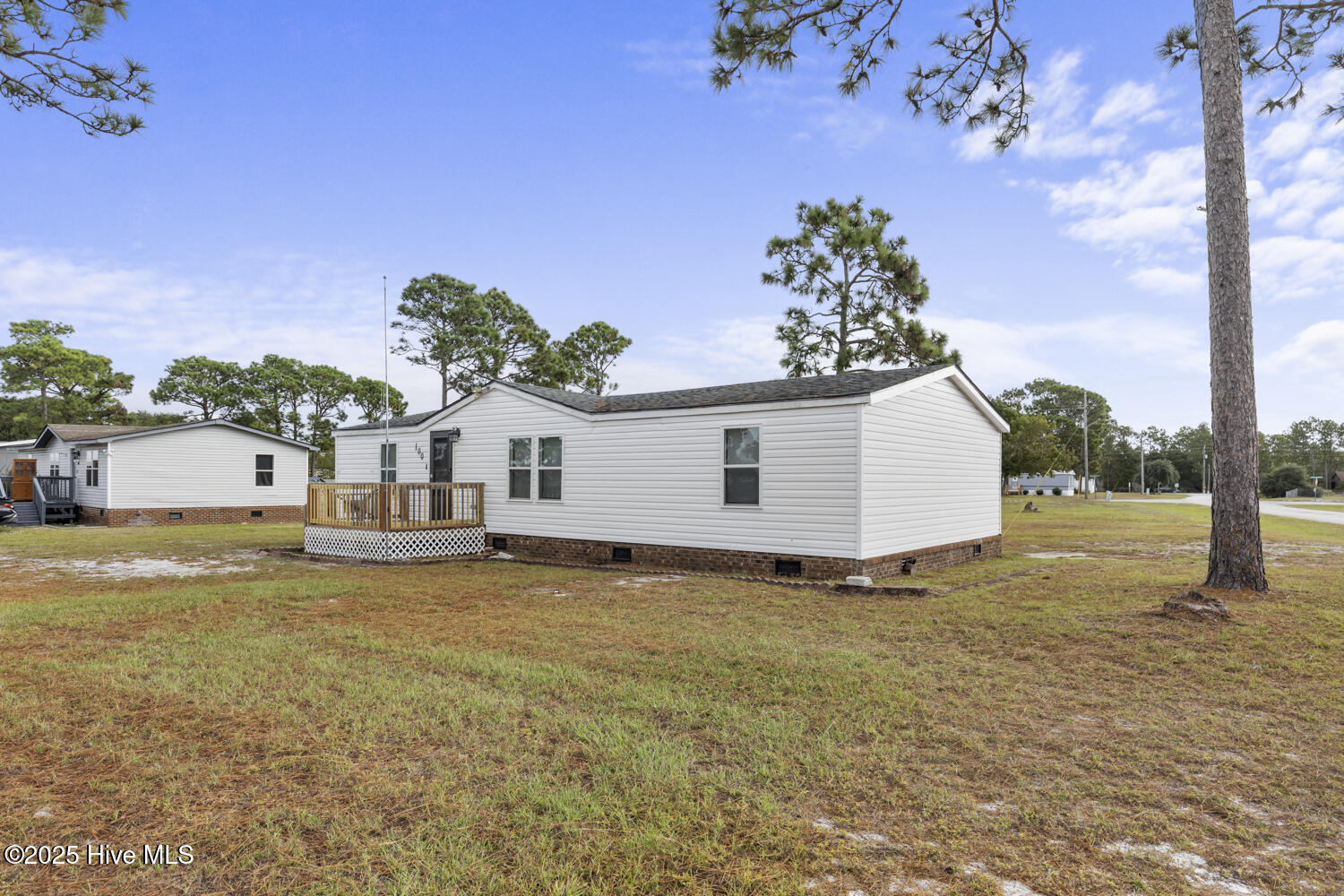 100 North Kings Street Hubert, NC 28539 - Photo 3 of 24 king-3