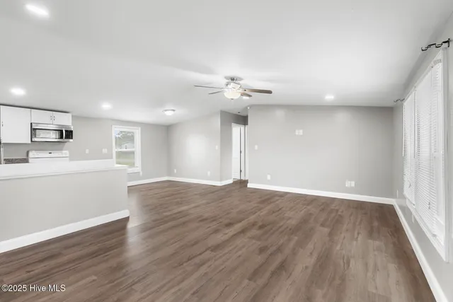 $179,000 | 100 North Kings Street, Hubert, NC 28539