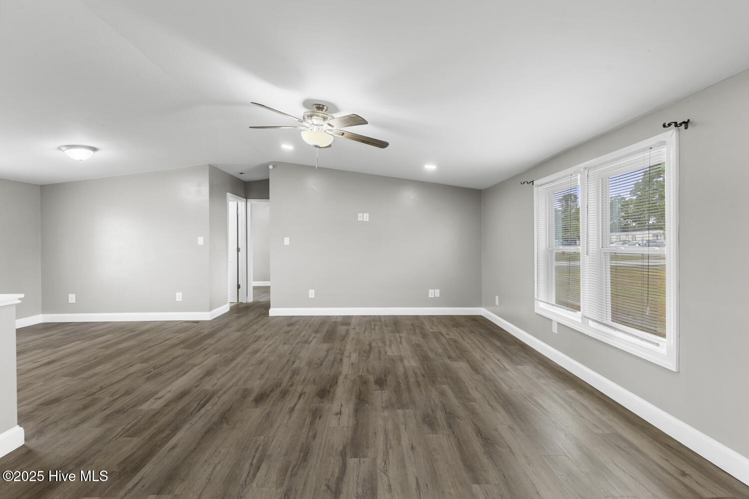 100 North Kings Street Hubert, NC 28539 - Photo 5 of 24 king-5