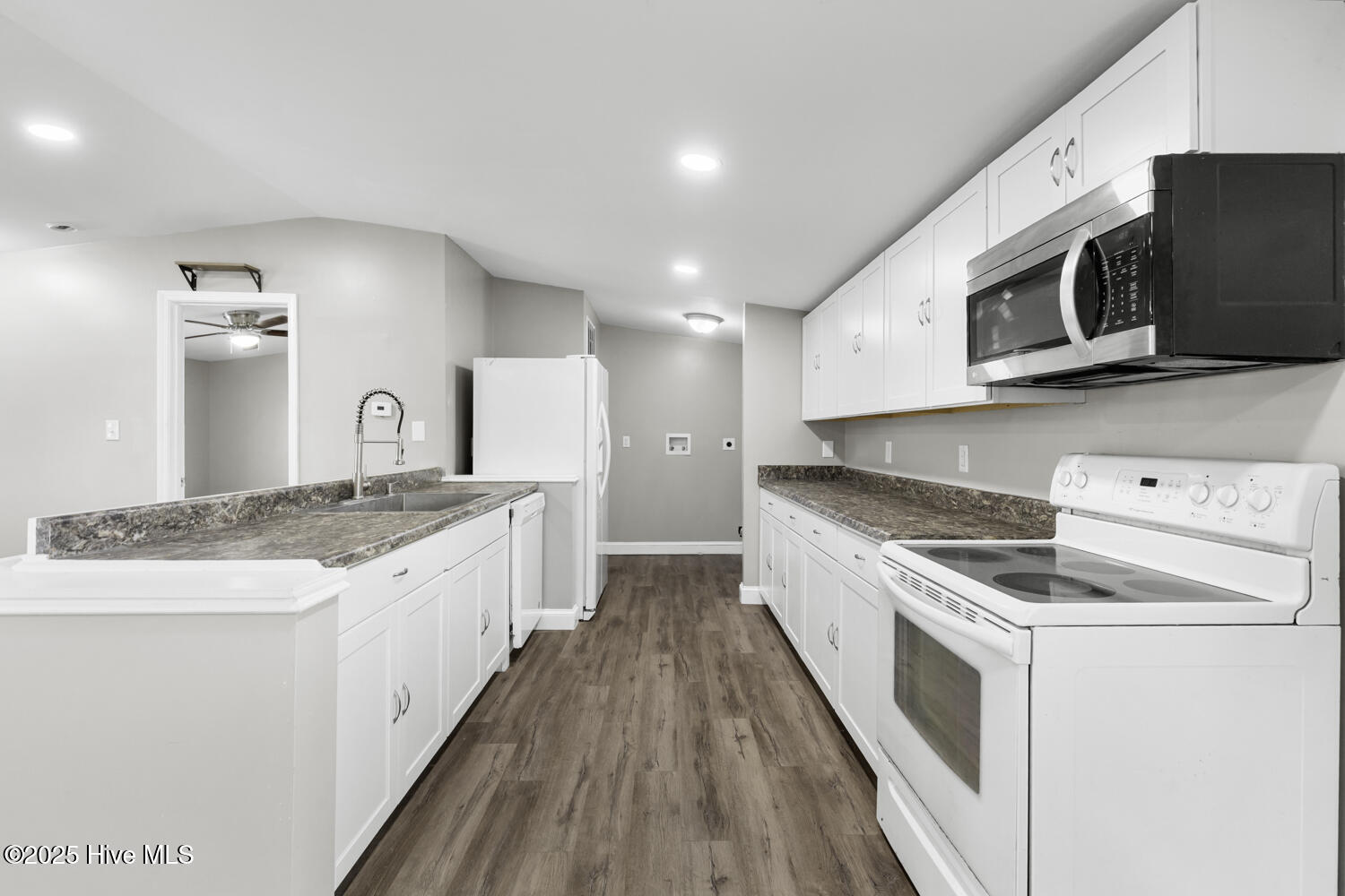 100 North Kings Street Hubert, NC 28539 - Photo 8 of 24 king-8