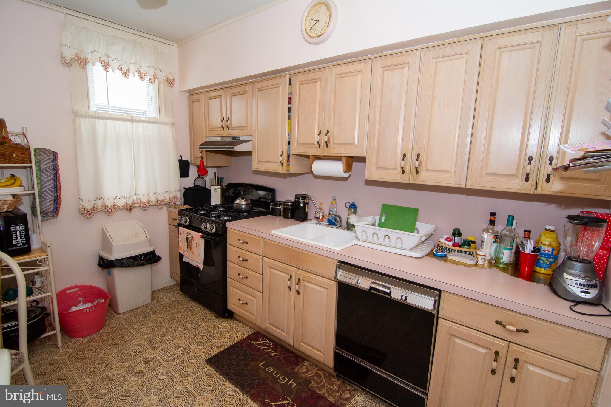 231 Wembly Road Upper Darby, PA 19082 - Photo 27 of 98