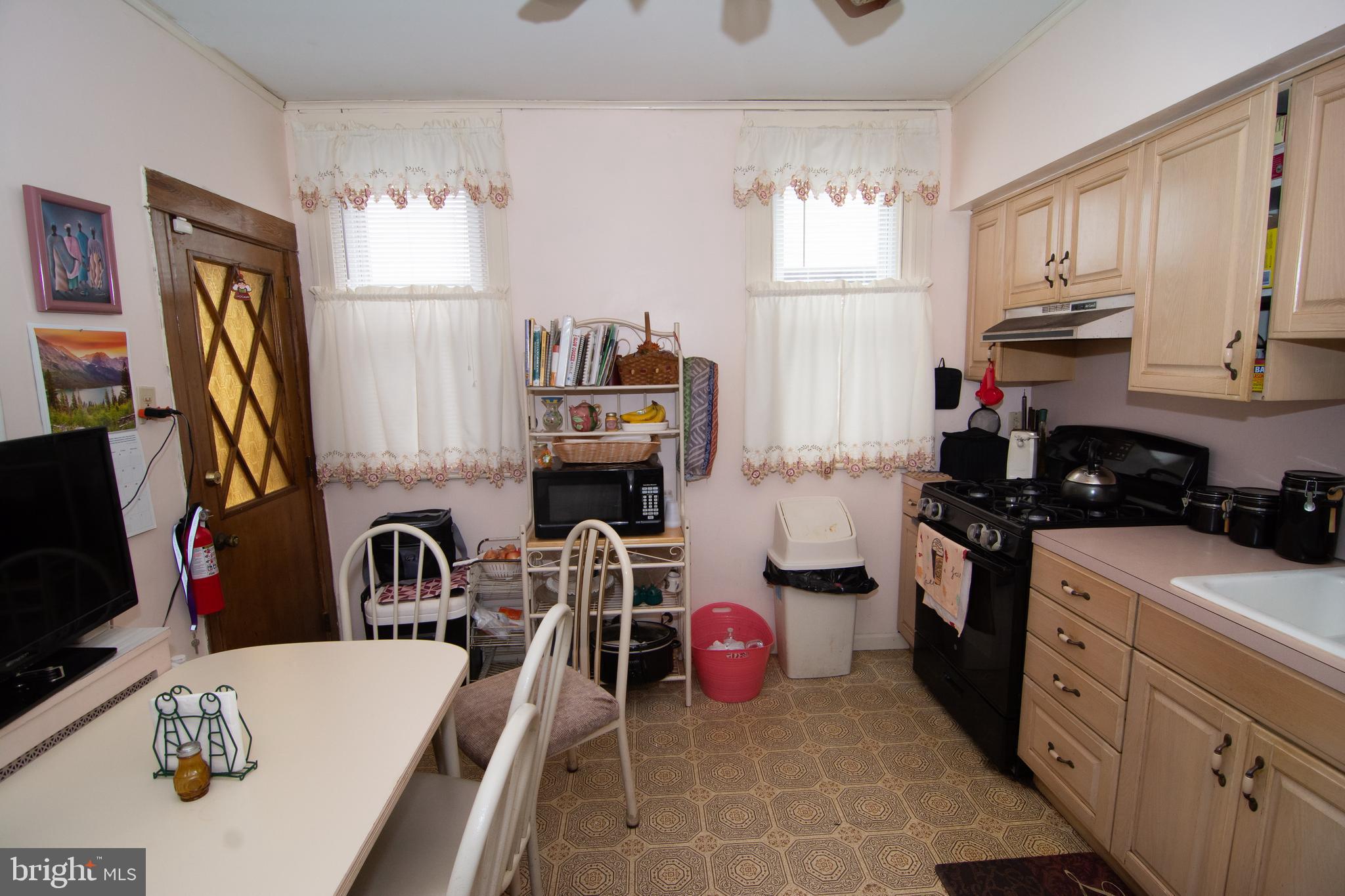 231 Wembly Road Upper Darby, PA 19082 - Photo 28 of 98