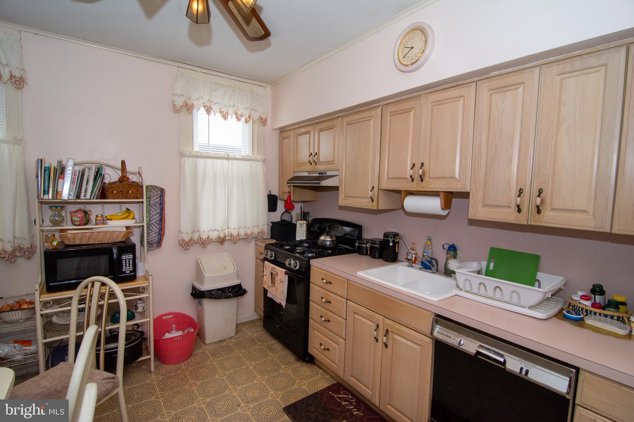 231 Wembly Road Upper Darby, PA 19082 - Photo 29 of 98