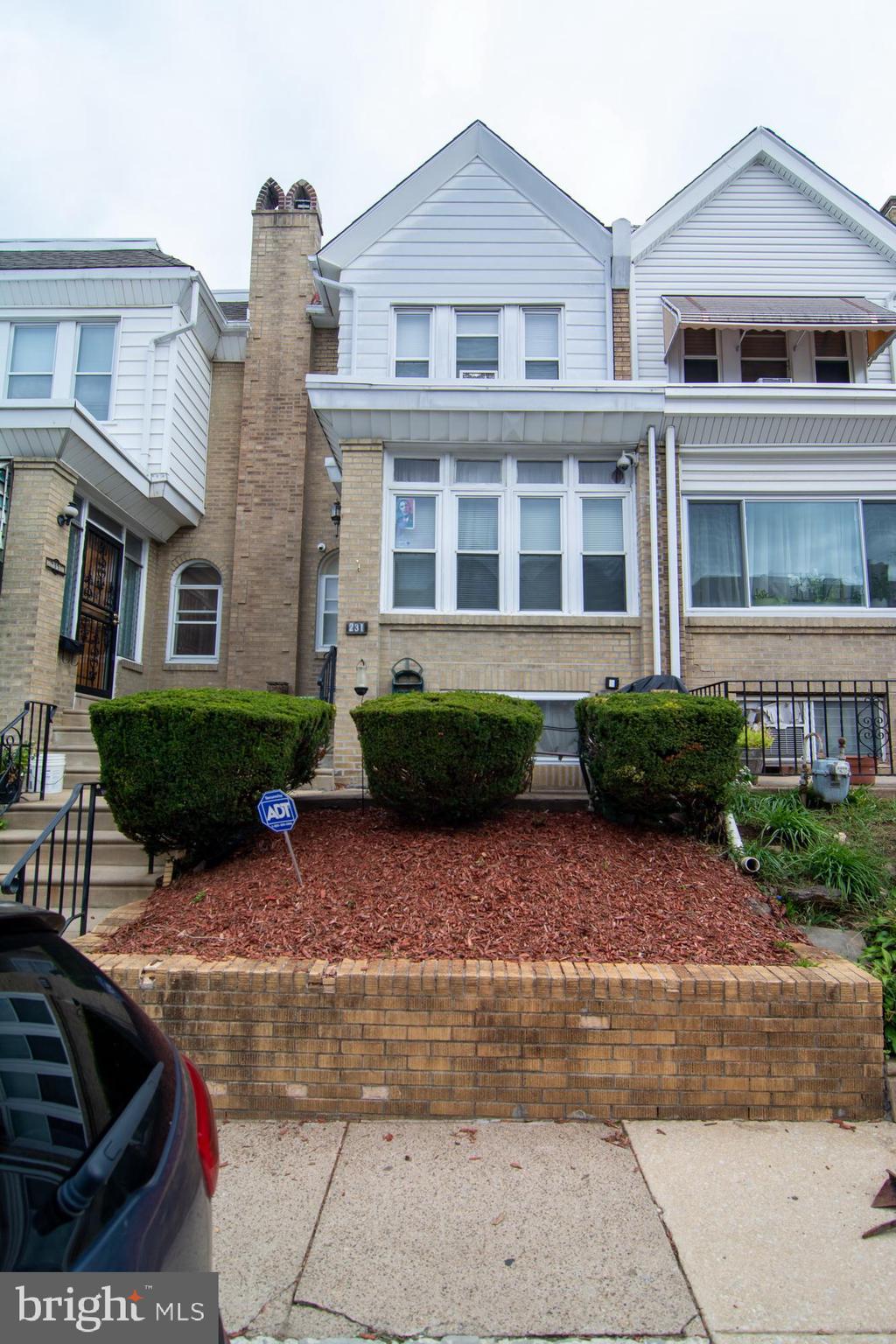 231 Wembly Road Upper Darby, PA 19082 - Photo 4 of 98