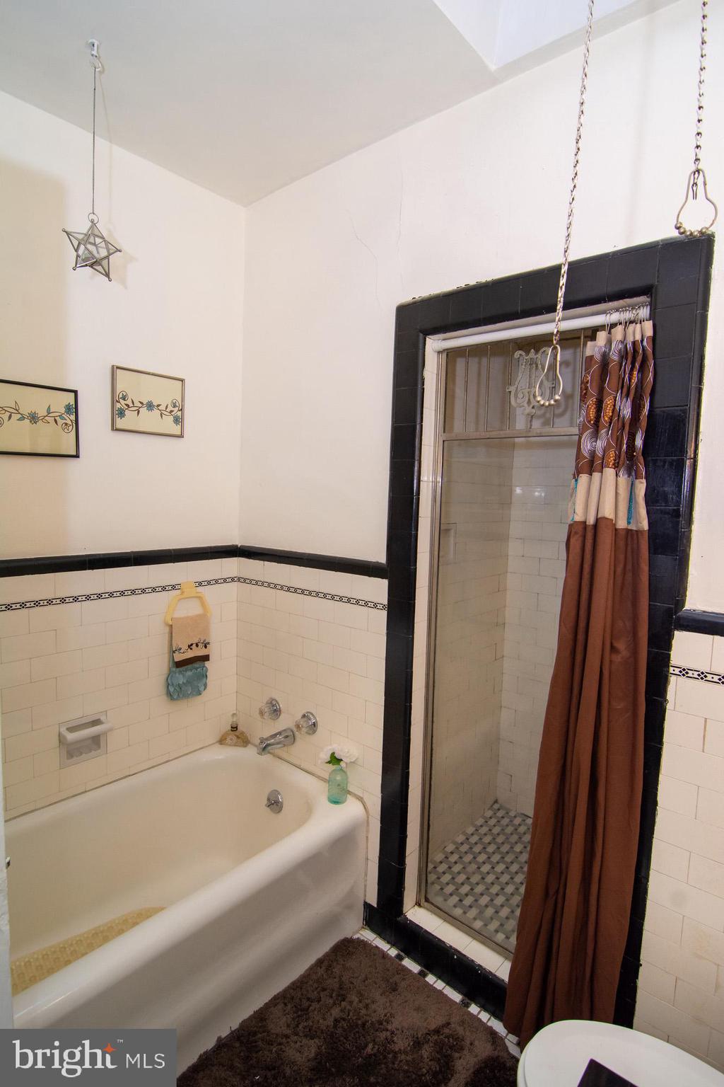 231 Wembly Road Upper Darby, PA 19082 - Photo 40 of 98