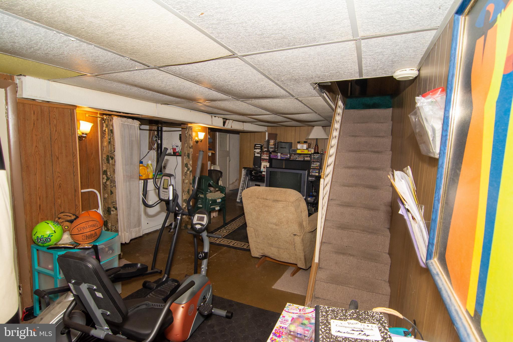 231 Wembly Road Upper Darby, PA 19082 - Photo 77 of 98