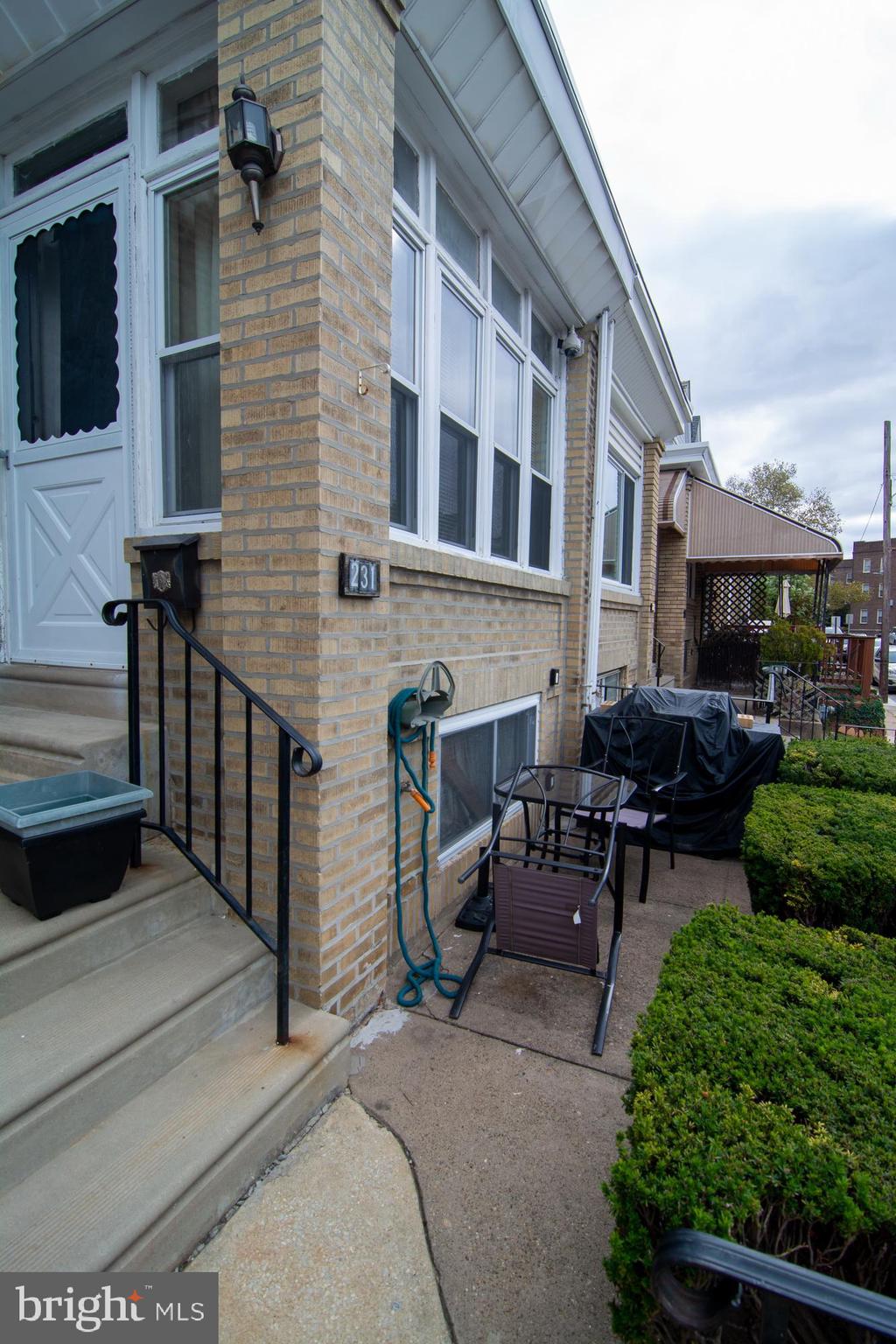 231 Wembly Road Upper Darby, PA 19082 - Photo 10 of 98