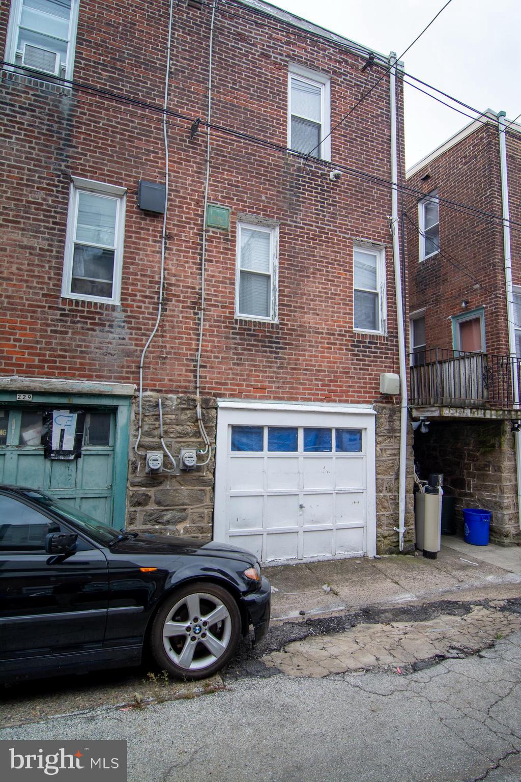 231 Wembly Road Upper Darby, PA 19082 - Photo 95 of 98