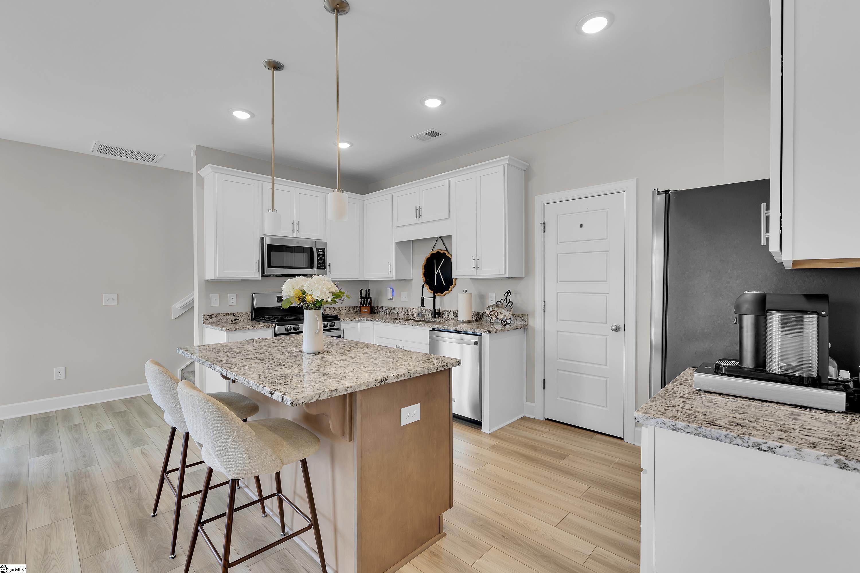 311 Hollenbeck Place Greenville, SC 29607 - Photo 8 of 24