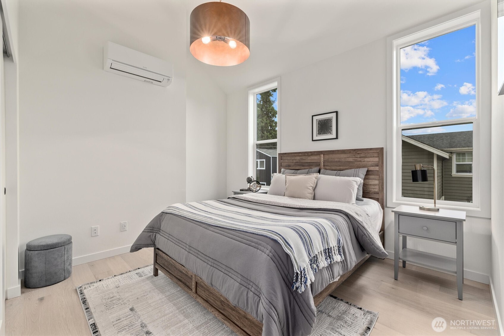 3436 33rd Avenue West, Unit 1 Seattle, WA 98199 - Photo 21 of 34