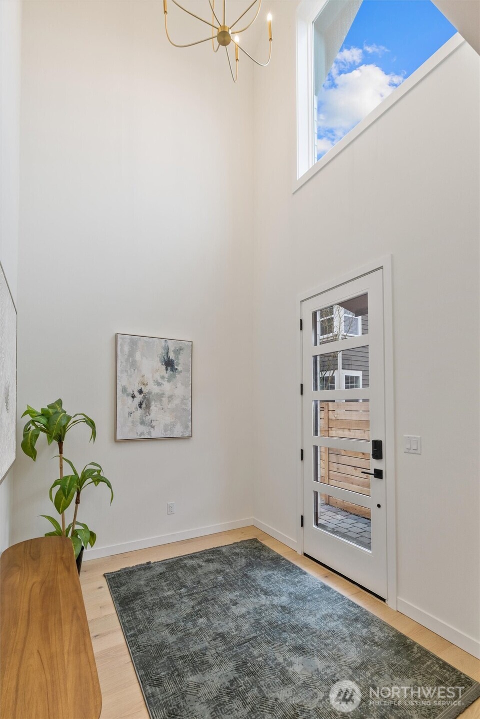 3436 33rd Avenue West, Unit 1 Seattle, WA 98199 - Photo 5 of 34