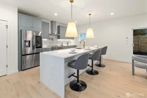 $1,400,000 | 3436 33rd Avenue West, Unit 1, Seattle, WA 98199