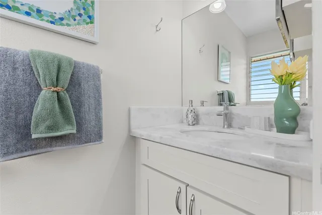 $1,165,000 | 98-1794 Kupukupu Street, Aiea, HI 96701