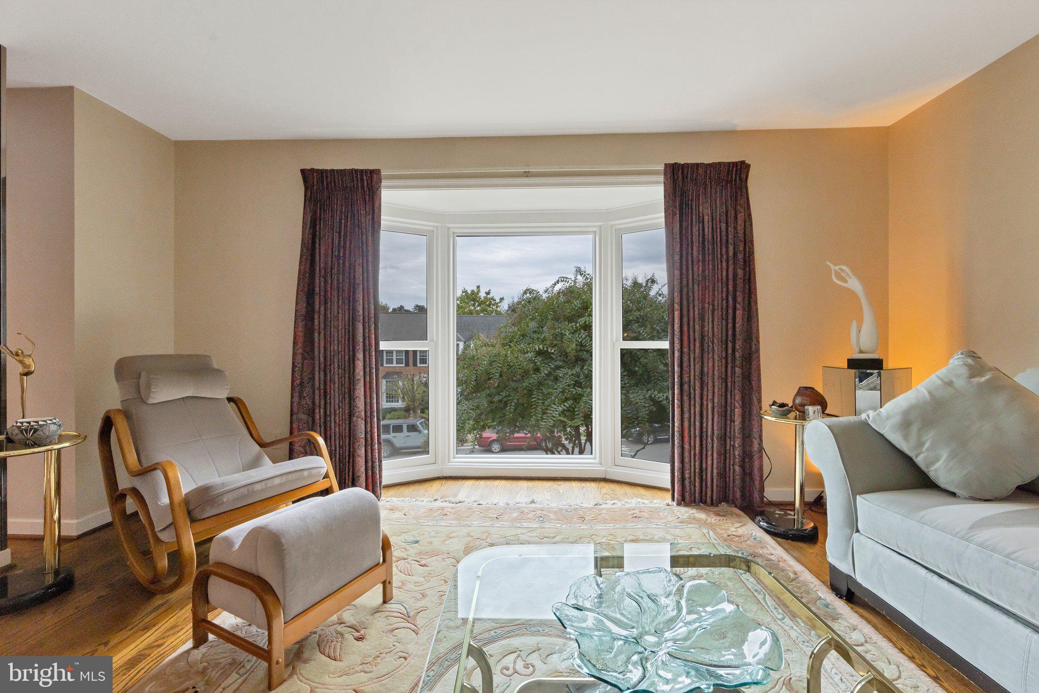 1142 Randolph Road McLean, VA 22101 - Photo 17 of 44 Living room
