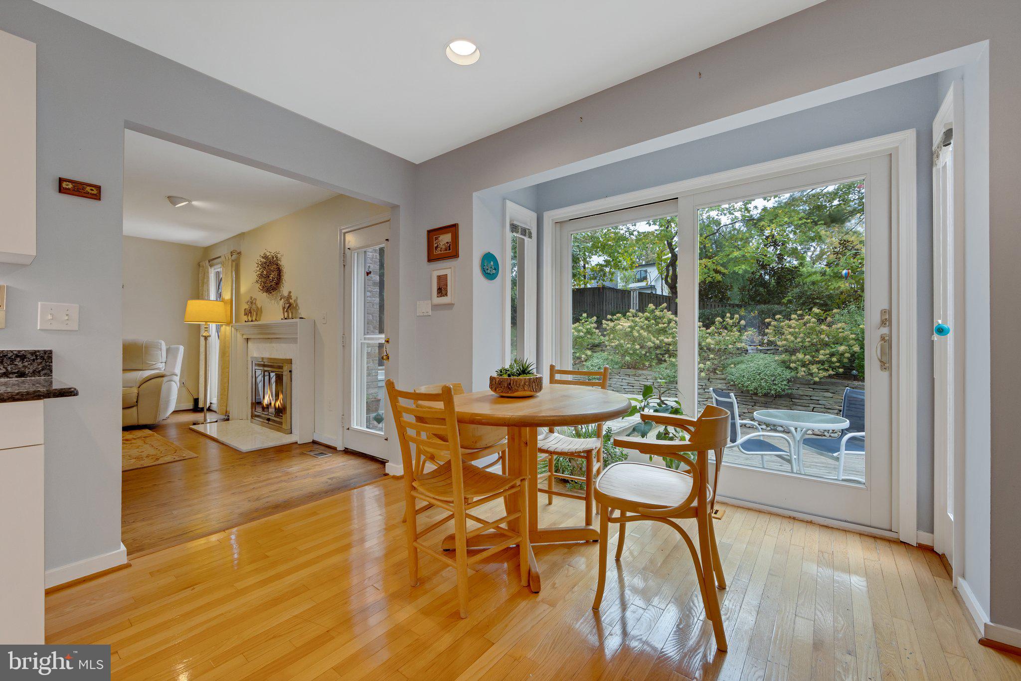 1142 Randolph Road McLean, VA 22101 - Photo 23 of 44 Breakfast area in the kitchen w/a beautiful view