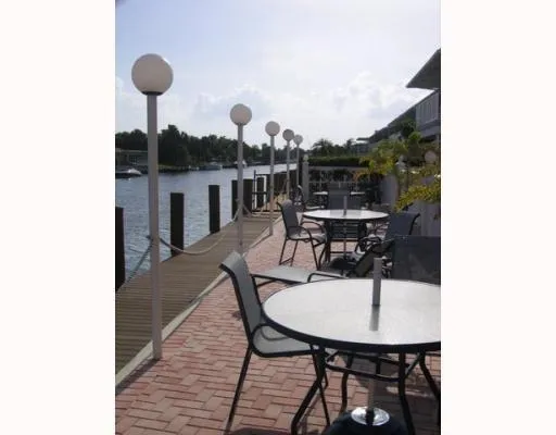 $1,700 | 2900 Northeast 30th Street, Unit 6E, Fort Lauderdale, FL 33306