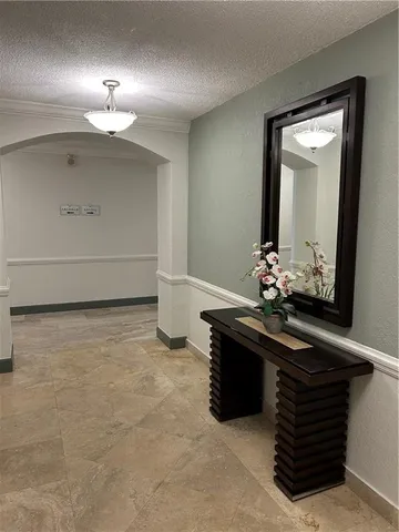 $1,700 | 2900 Northeast 30th Street, Unit 6E, Fort Lauderdale, FL 33306