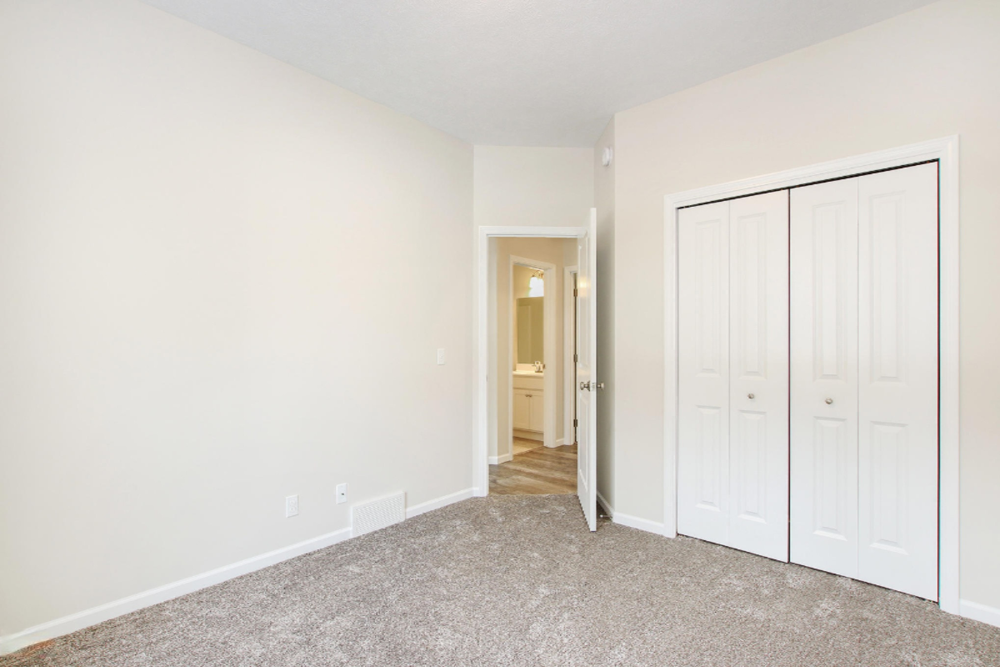 2438 Eagle Ridge Muskegon, MI 49444 - Photo 16 of 31 Bedroom 3 2