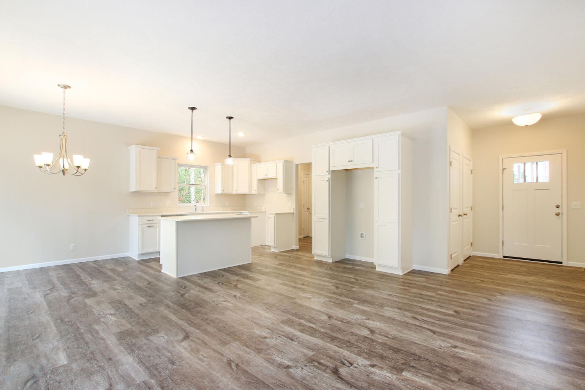 2438 Eagle Ridge Muskegon, MI 49444 - Photo 5 of 31 Great Room 2