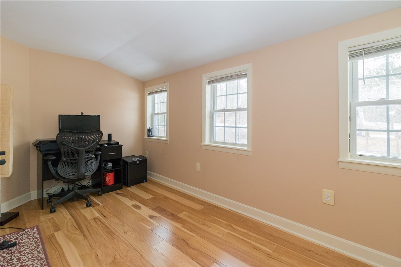82 Mountain Road Raymond, NH 03077 - Photo 12 of 13