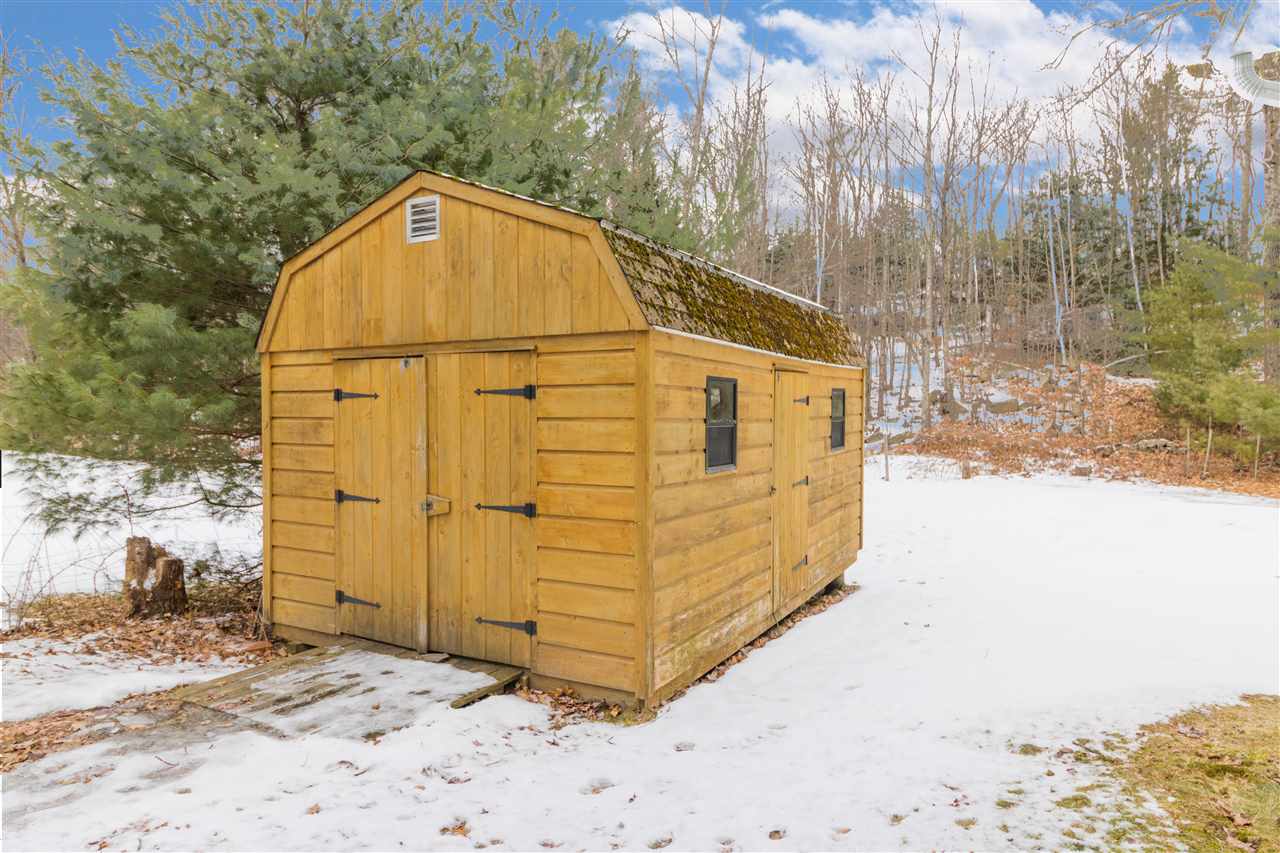 82 Mountain Road Raymond, NH 03077 - Photo 3 of 13