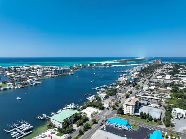 $1,350,000 | 602 Harbor Boulevard, Unit 301, Destin, FL 32541