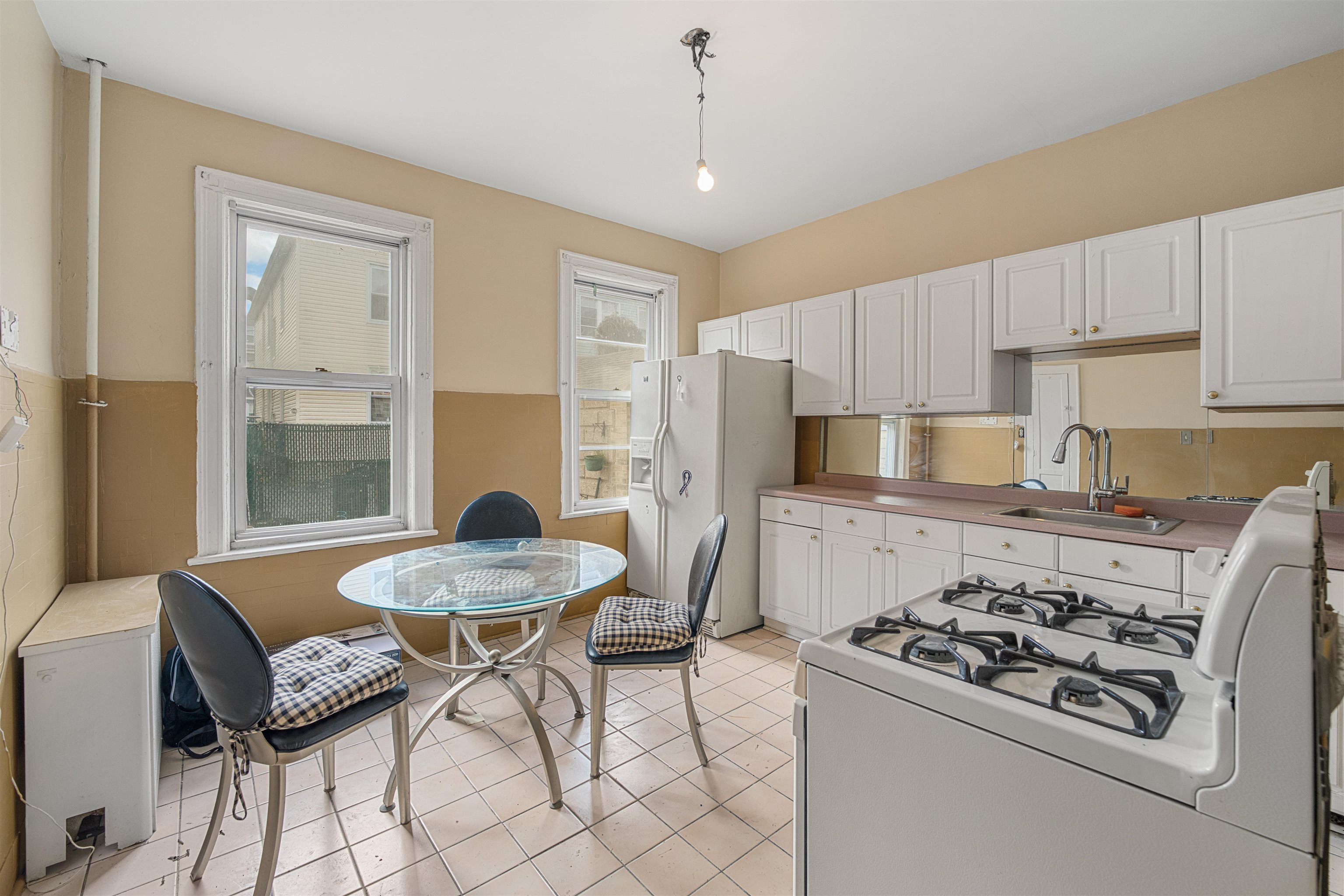 154 West 33rd Street Bayonne, NJ 07002 - Photo 23 of 40