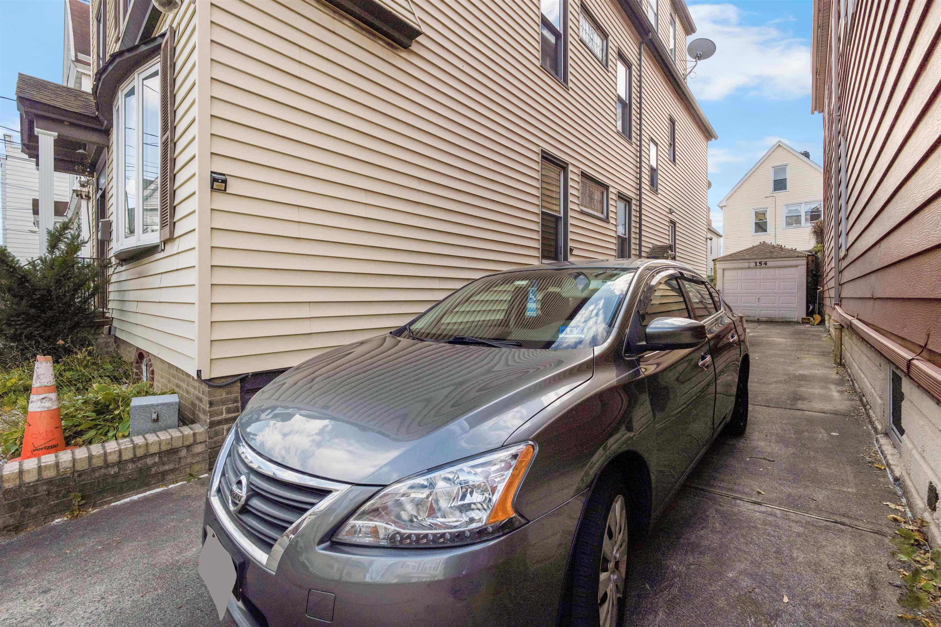 154 West 33rd Street Bayonne, NJ 07002 - Photo 10 of 40