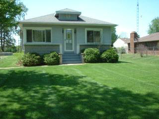 11007 Summerfield Road Temperance, MI 48182 - Photo 2 of 8 275221-1.JPG
