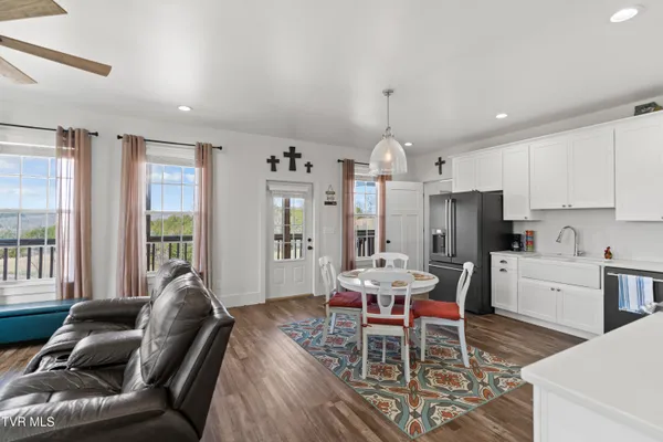 $1,800,000 | 811 Grassy Creek Road, Greeneville, TN 37743