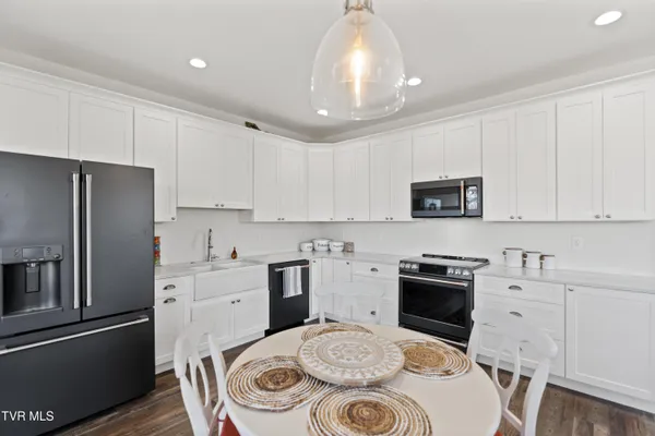 $1,800,000 | 811 Grassy Creek Road, Greeneville, TN 37743