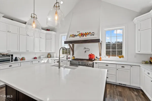 $1,800,000 | 811 Grassy Creek Road, Greeneville, TN 37743