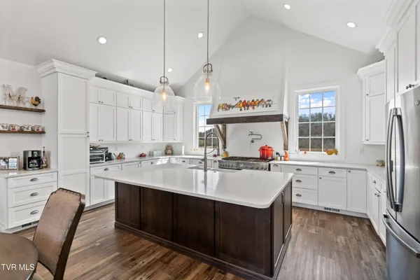 $1,800,000 | 811 Grassy Creek Road, Greeneville, TN 37743