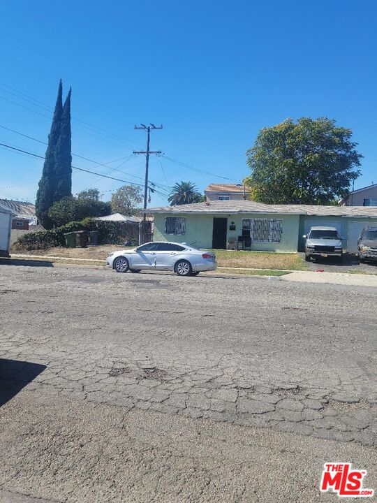 1400 West 130th Street Compton, CA 90222 - Photo 12 of 14 a view of outdoor space with seating area