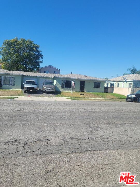 1400 West 130th Street Compton, CA 90222 - Photo 13 of 14 a view of an outdoor space