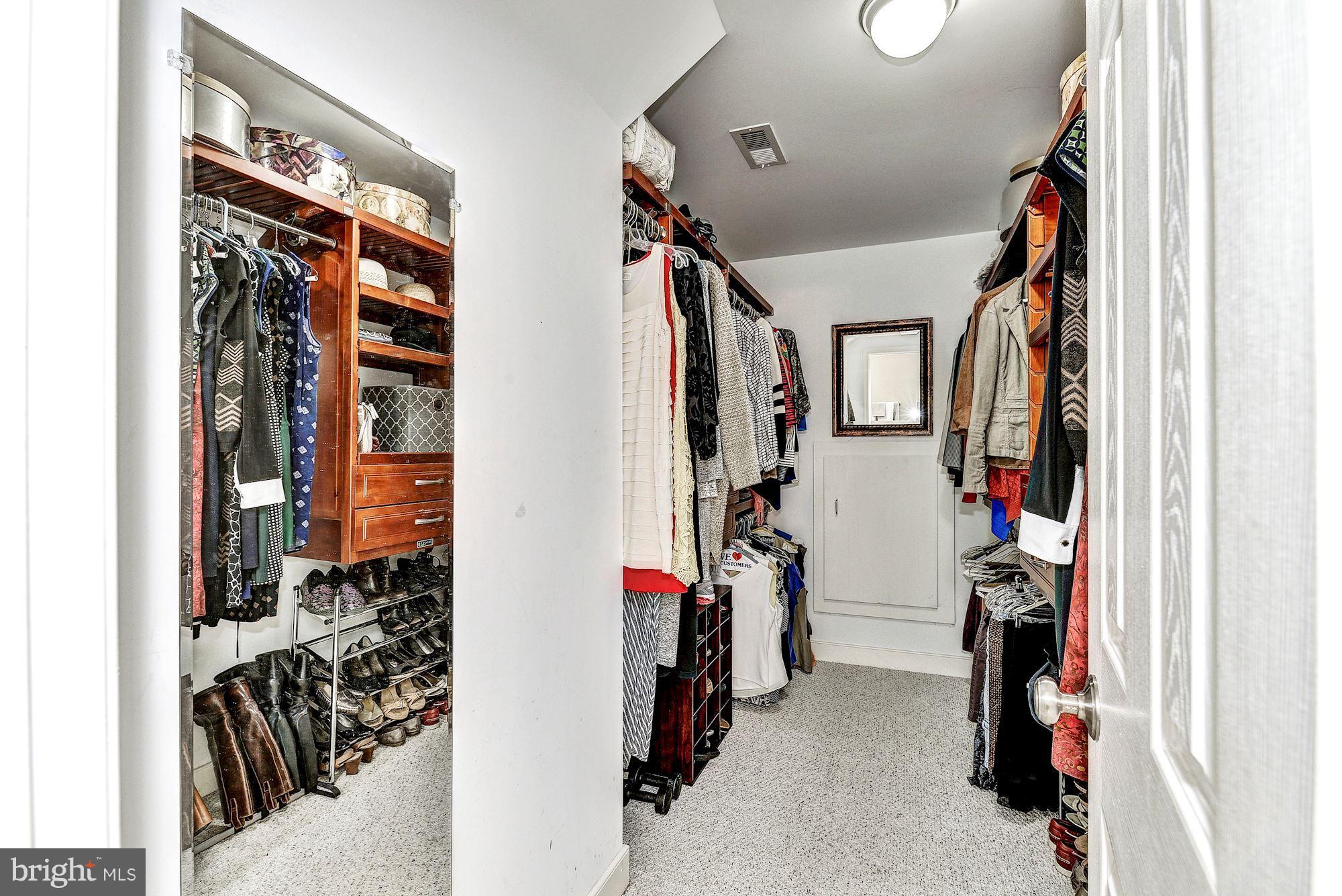 215 Park Road Alexandria, VA 22301 - Photo 14 of 30 Master Closet