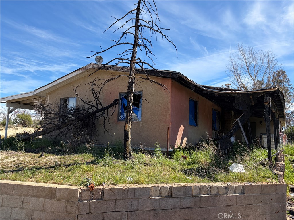 39175 Boulder Way Anza, CA 92539 - Photo 14 of 60 a front view of a house