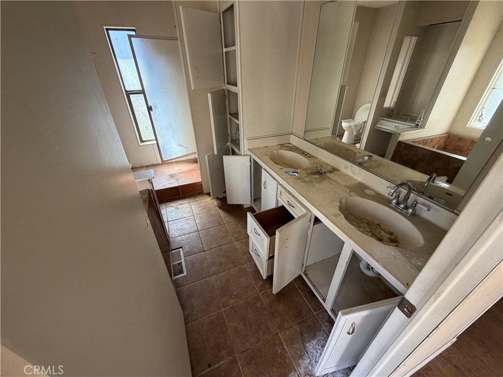 39175 Boulder Way Anza, CA 92539 - Photo 41 of 60 a view of an entryway with staircase