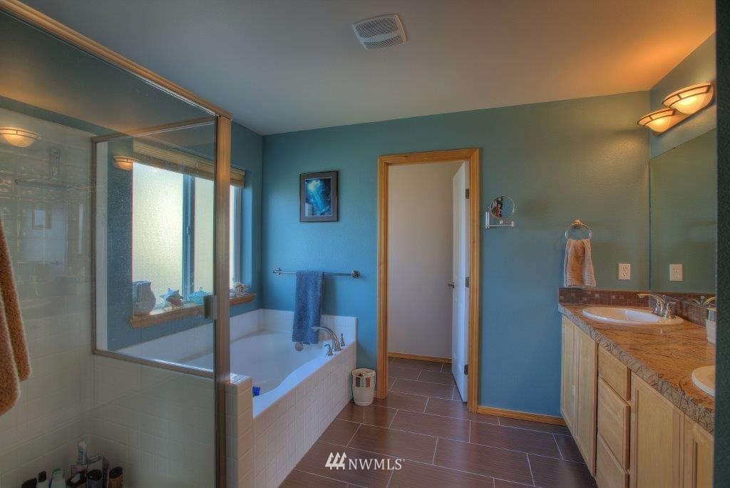 5140 Northeast 8th Street Renton, WA 98059 - Photo 11 of 17 Gallery Image 11