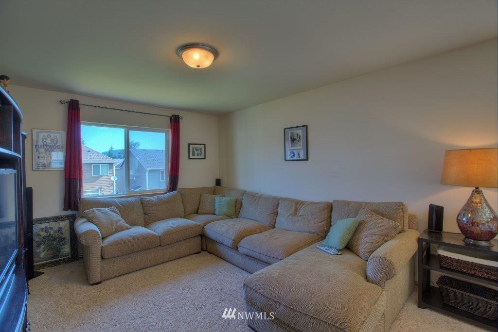 5140 Northeast 8th Street Renton, WA 98059 - Photo 16 of 17 Gallery Image 16